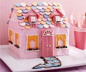 Doll house cake